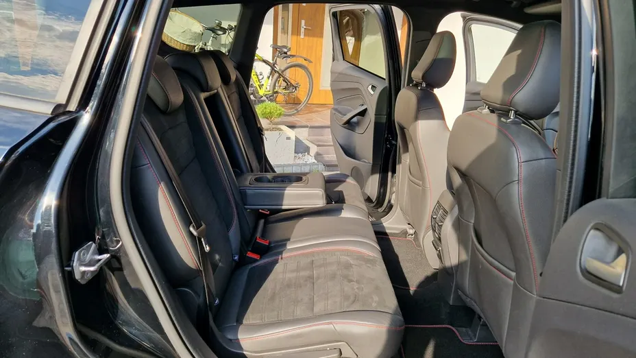 FORD Kuga -