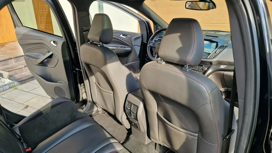 FORD Kuga -