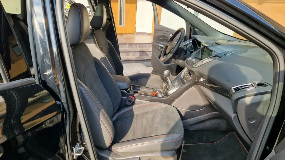 FORD Kuga -