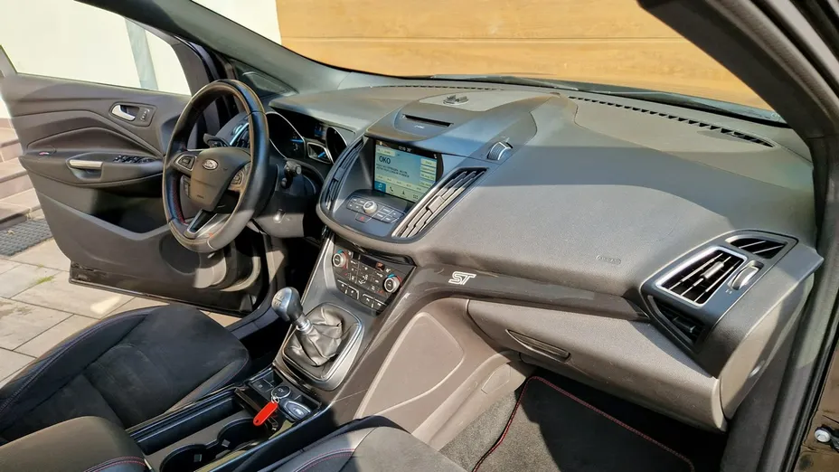 FORD Kuga -