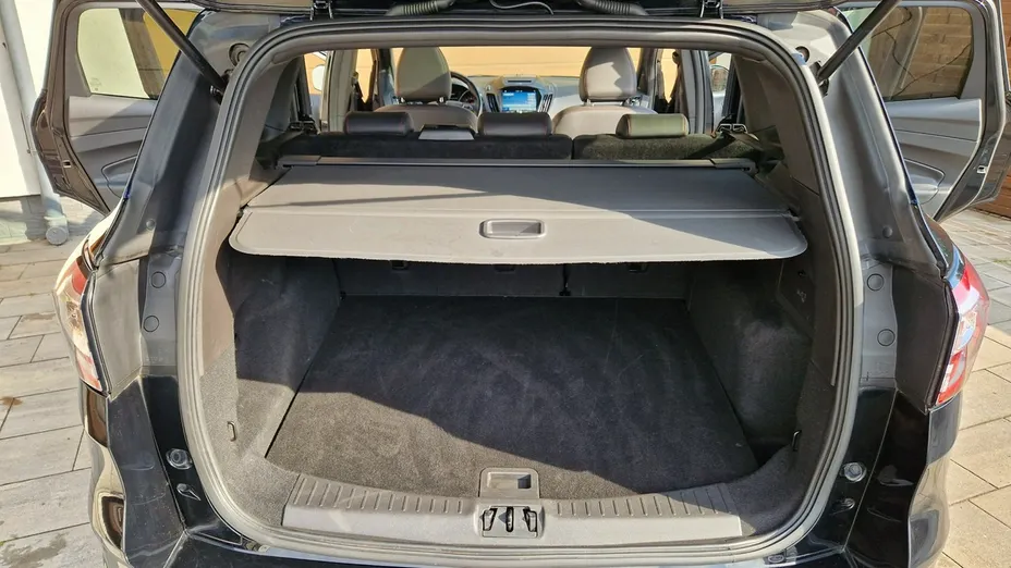 FORD Kuga -