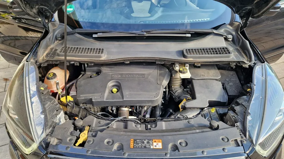 FORD Kuga -