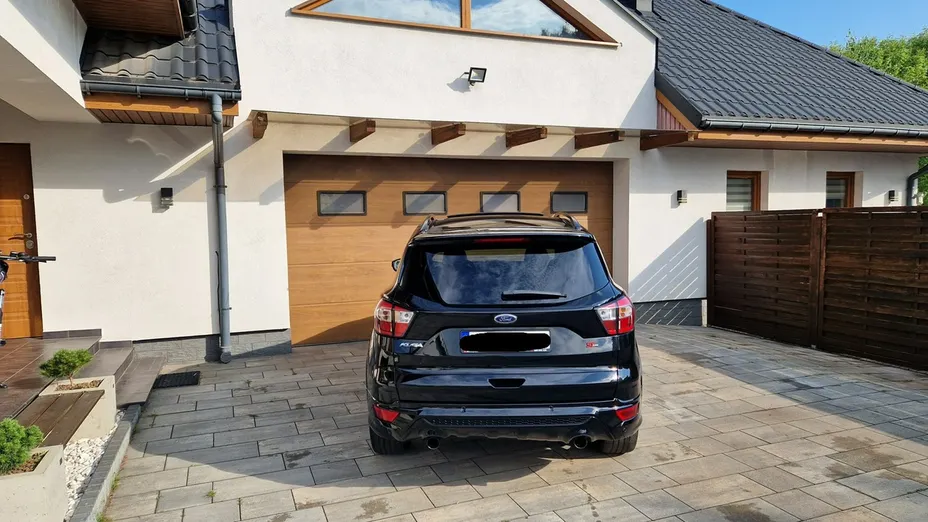 FORD Kuga -