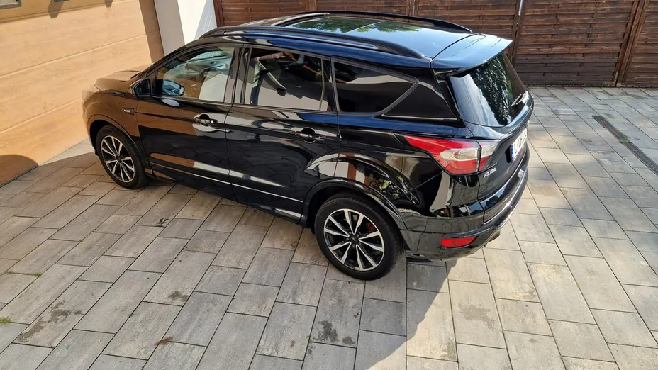 FORD Kuga -