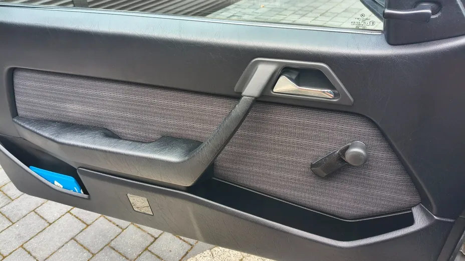 MERCEDES-BENZ 124 -