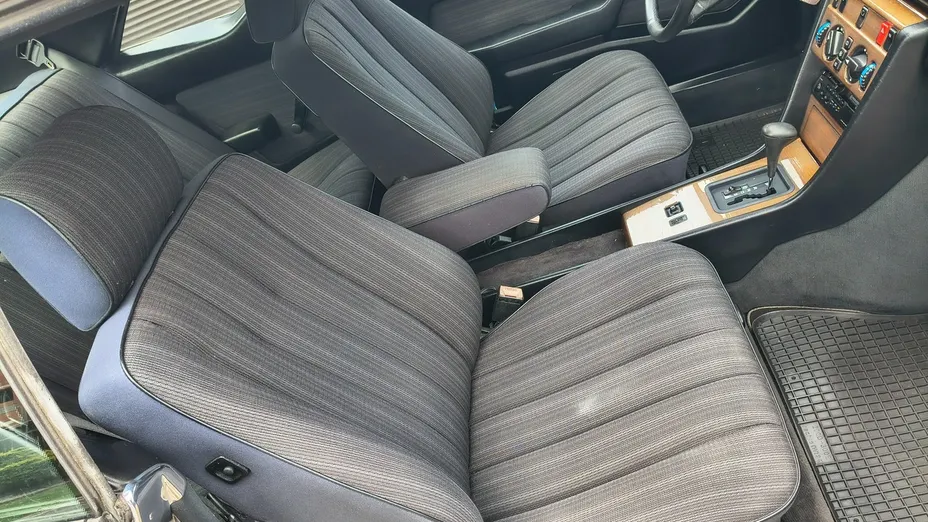 MERCEDES-BENZ 124 -