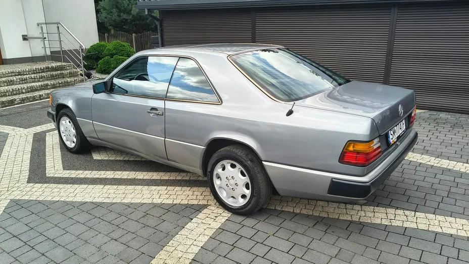 MERCEDES-BENZ 124 -