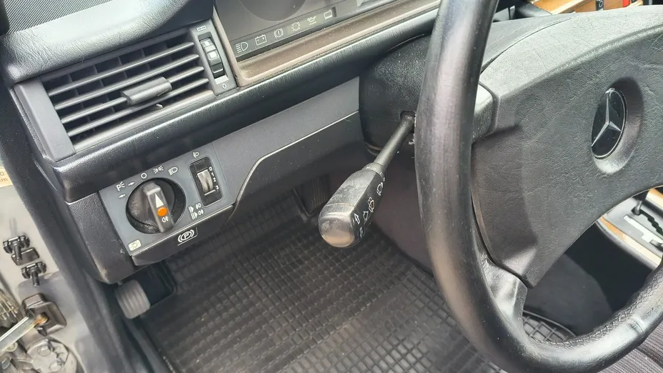 MERCEDES-BENZ 124 -