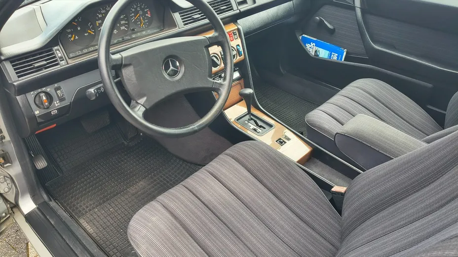 MERCEDES-BENZ 124 -