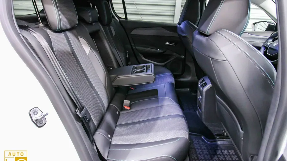 PEUGEOT 308 -