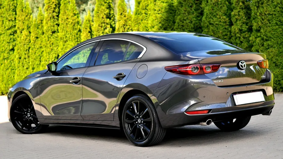 MAZDA 3 -