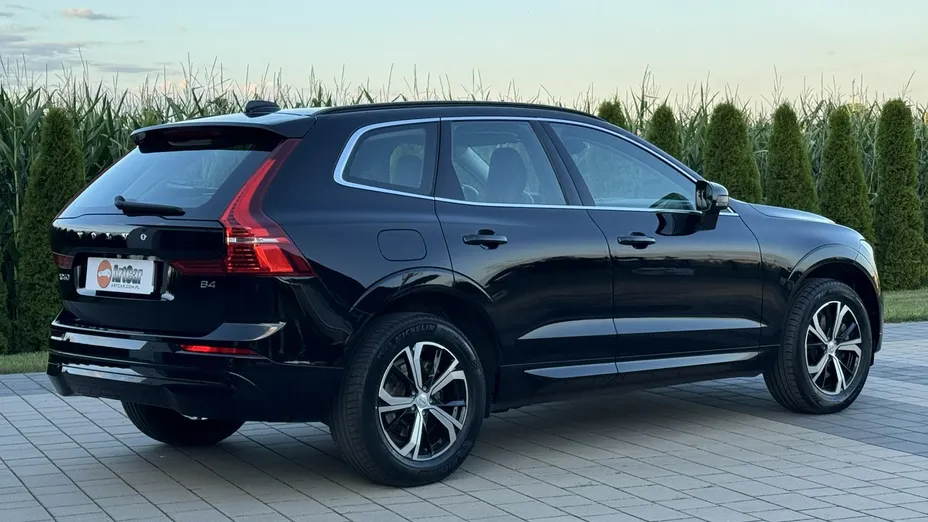 VOLVO XC60 -