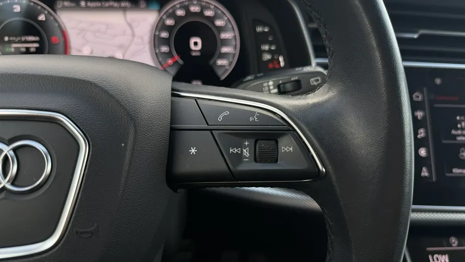 AUDI Q8 -