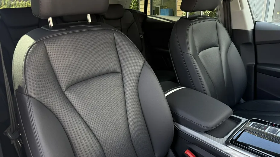 AUDI Q8 -