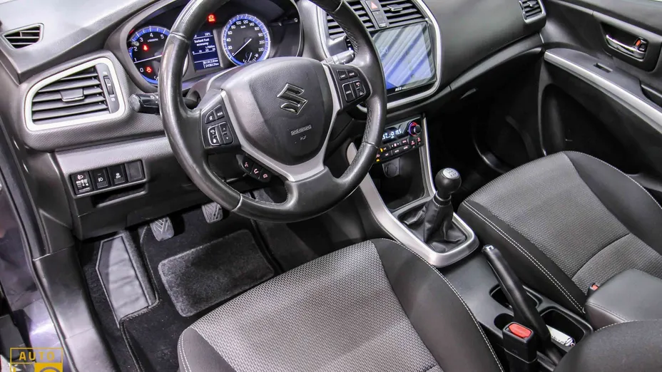 SUZUKI S-Cross -