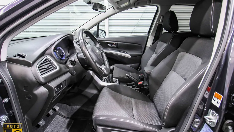 SUZUKI S-Cross -