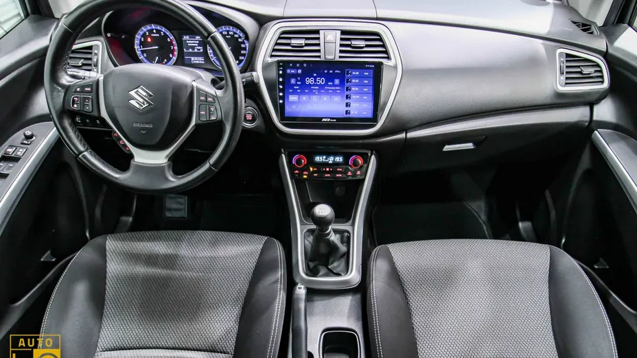 SUZUKI S-Cross -