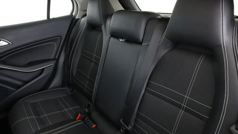 MERCEDES-BENZ GLA -