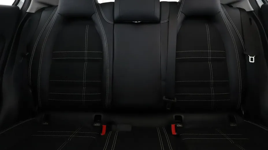 MERCEDES-BENZ GLA -