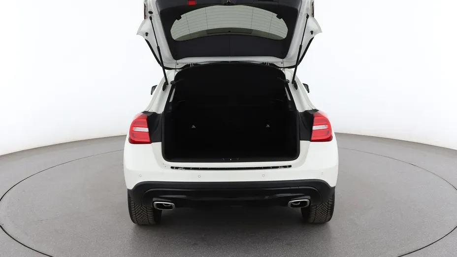 MERCEDES-BENZ GLA -