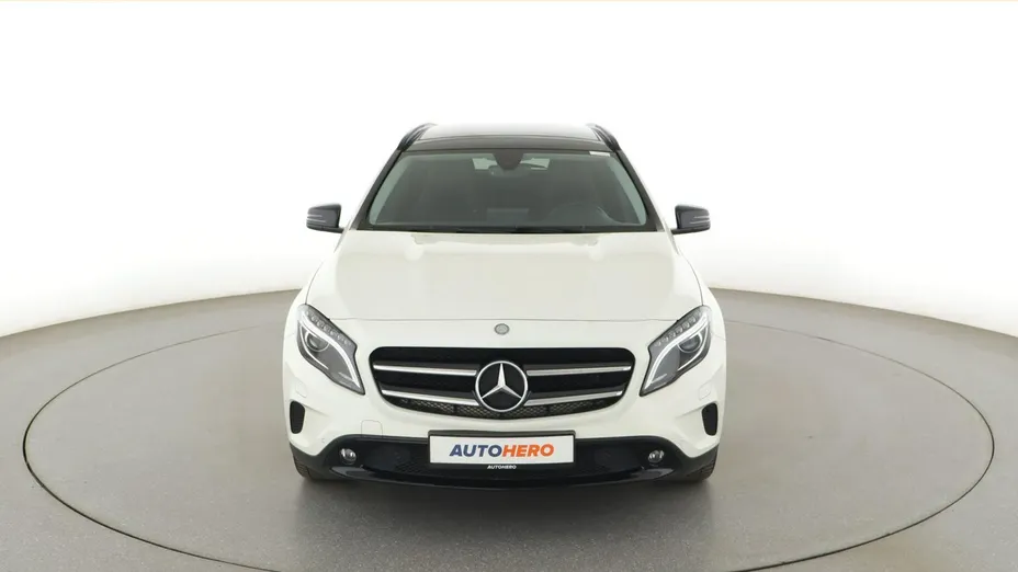 MERCEDES-BENZ GLA -