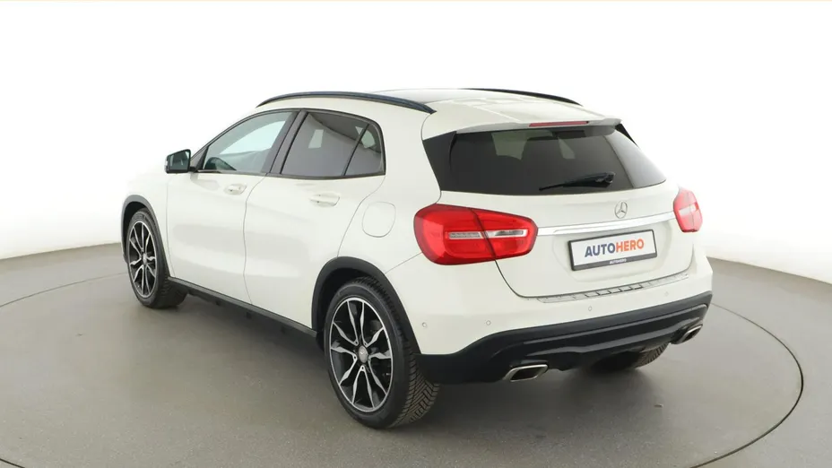 MERCEDES-BENZ GLA -