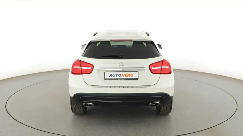 MERCEDES-BENZ GLA -