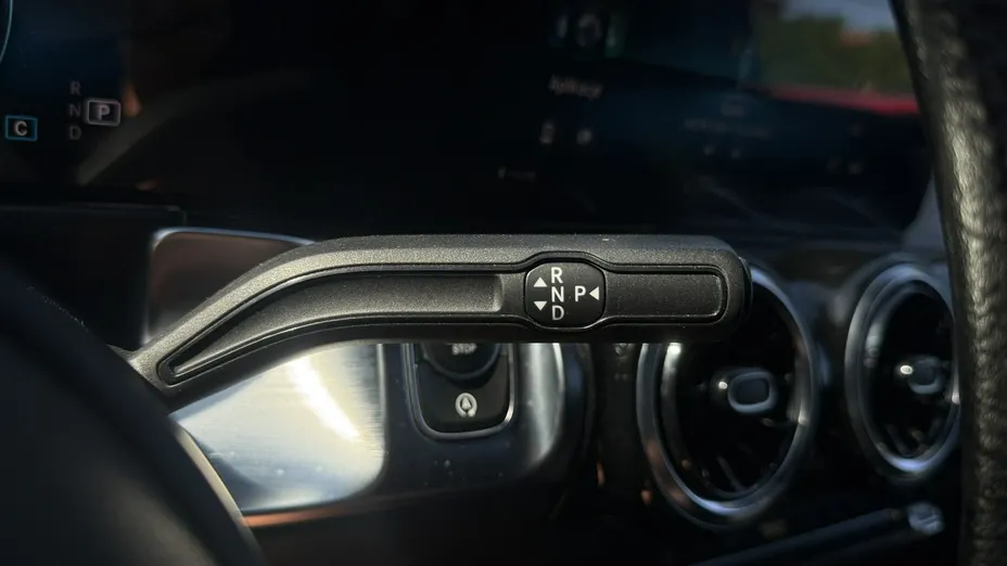 MERCEDES-BENZ GLB -
