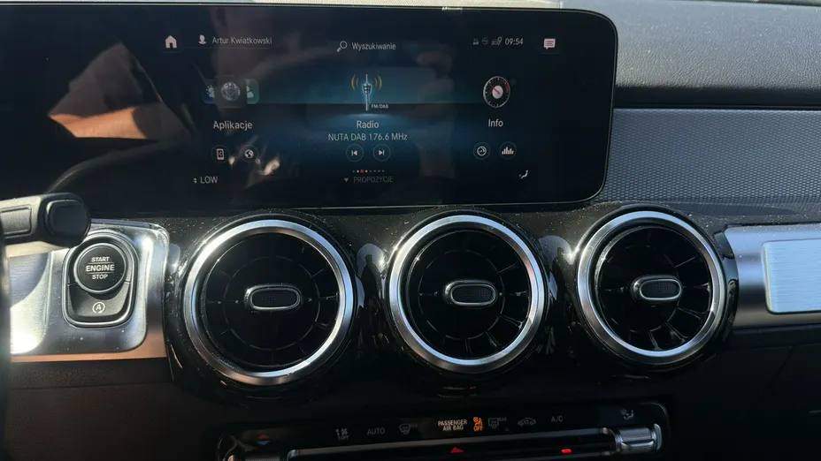 MERCEDES-BENZ GLB -