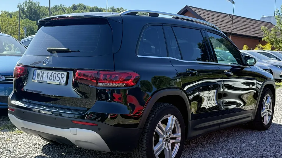 MERCEDES-BENZ GLB -