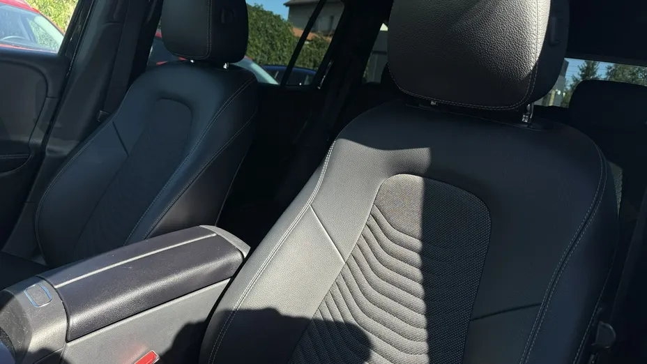 MERCEDES-BENZ GLB -