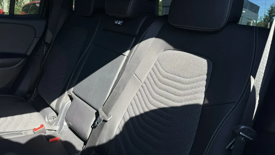 MERCEDES-BENZ GLB -