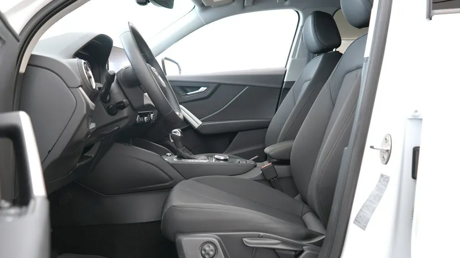 AUDI Q2 -