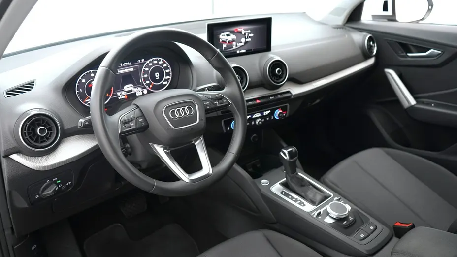 AUDI Q2 -