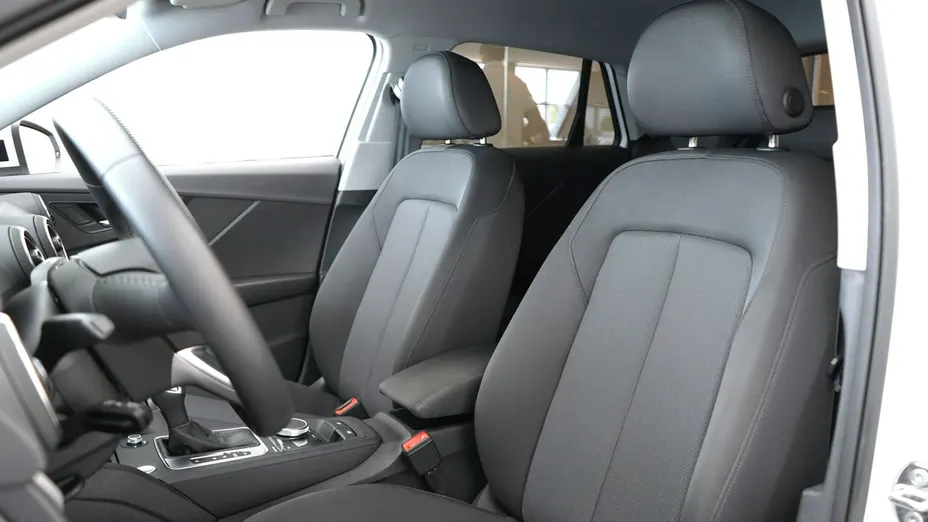 AUDI Q2 -