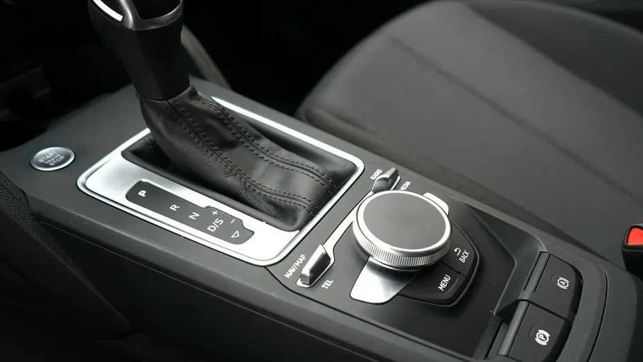 AUDI Q2 -