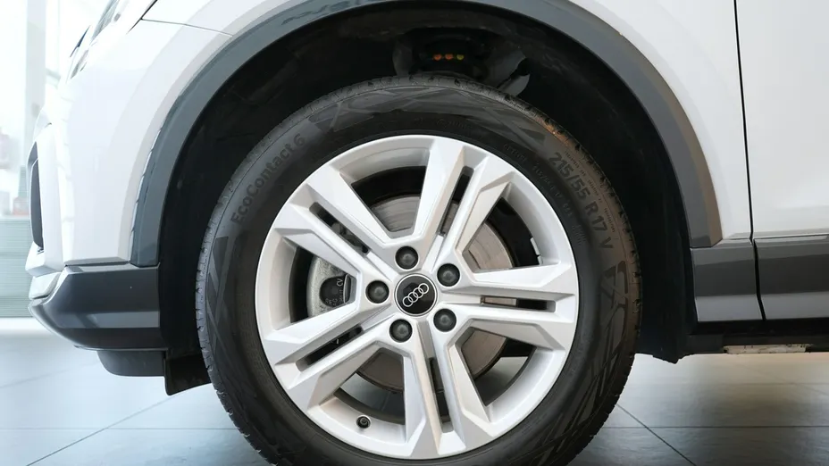 AUDI Q2 -