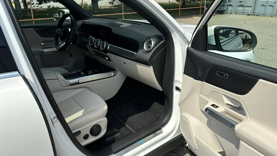 MERCEDES-BENZ EQB -