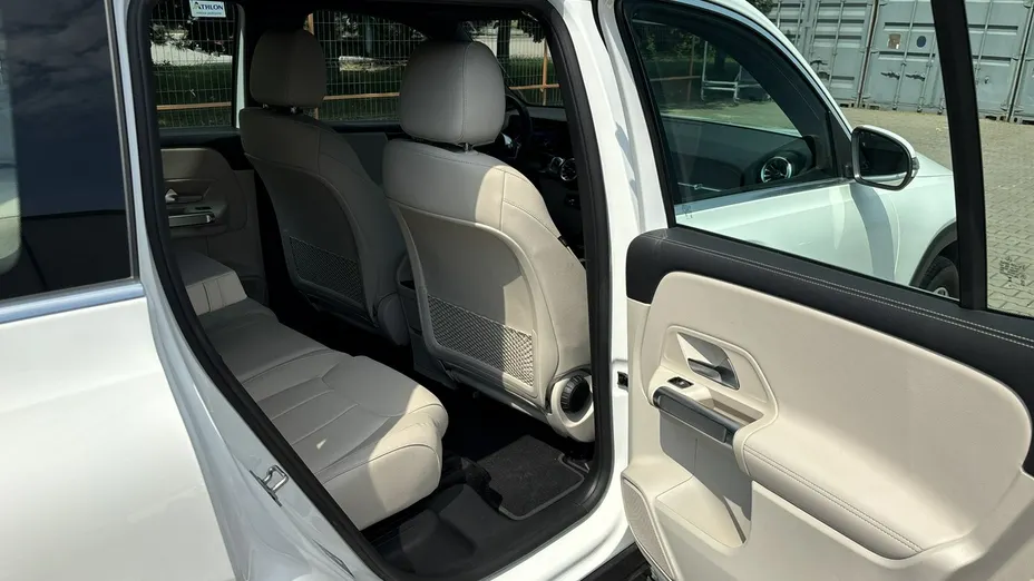 MERCEDES-BENZ EQB -