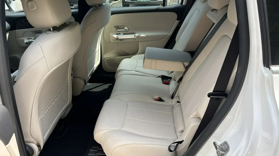 MERCEDES-BENZ EQB -