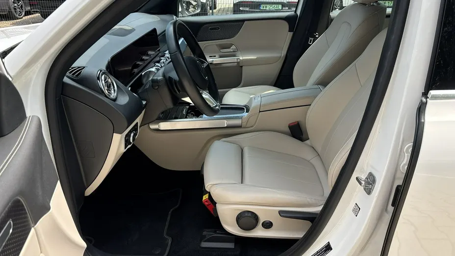 MERCEDES-BENZ EQB -