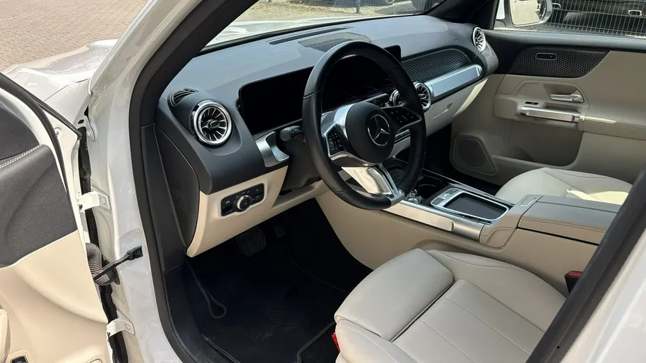 MERCEDES-BENZ EQB -