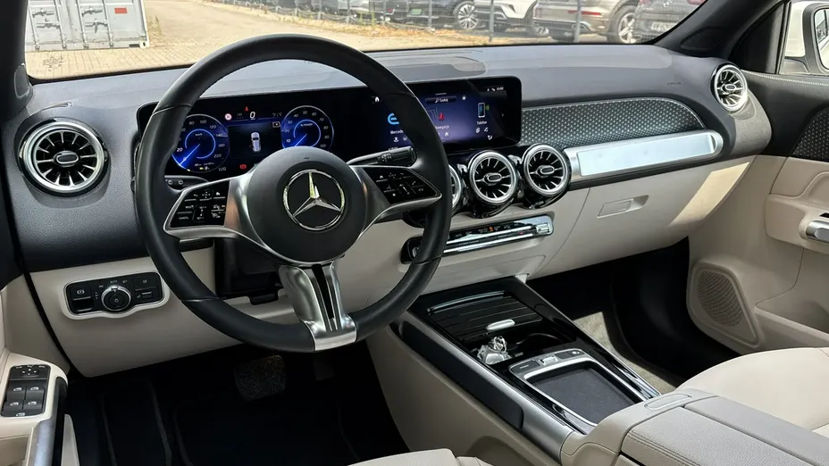 MERCEDES-BENZ EQB -