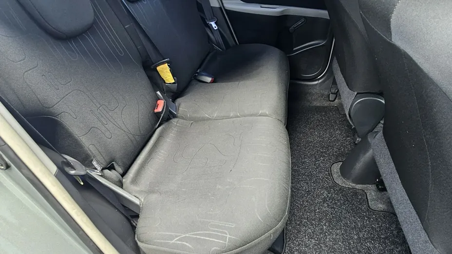 TOYOTA Yaris -