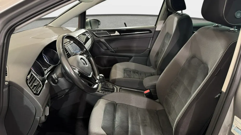 VOLKSWAGEN Golf Sportsvan -