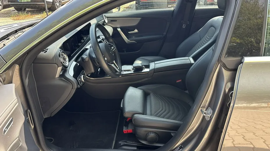 MERCEDES-BENZ CLA -