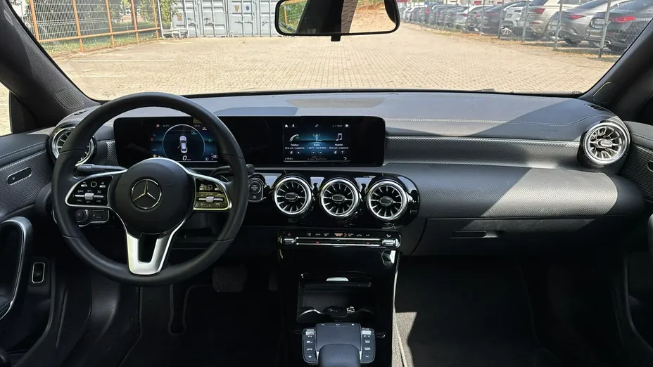 MERCEDES-BENZ CLA -