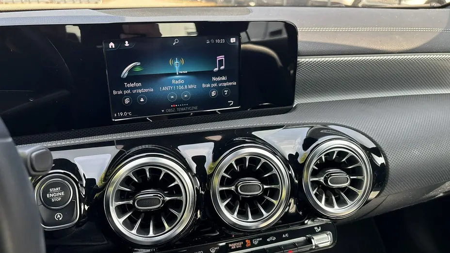 MERCEDES-BENZ CLA -