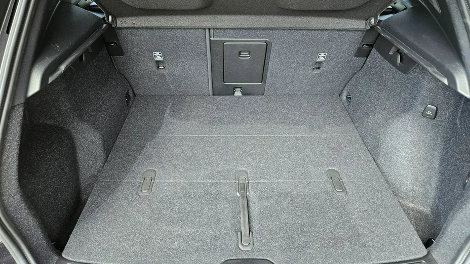 VOLVO XC40 -