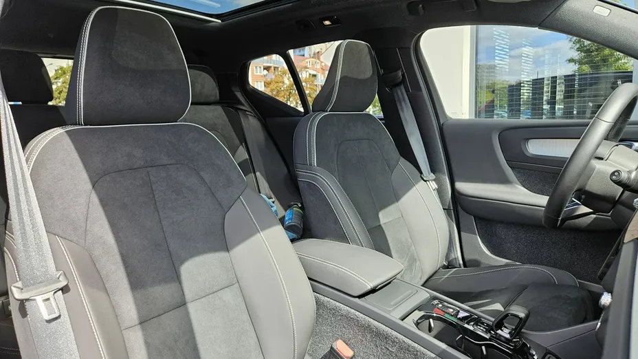 VOLVO XC40 -